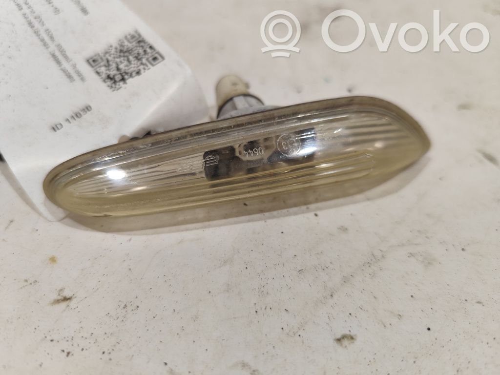 BMW 5 E60 E61 Front fender indicator light 