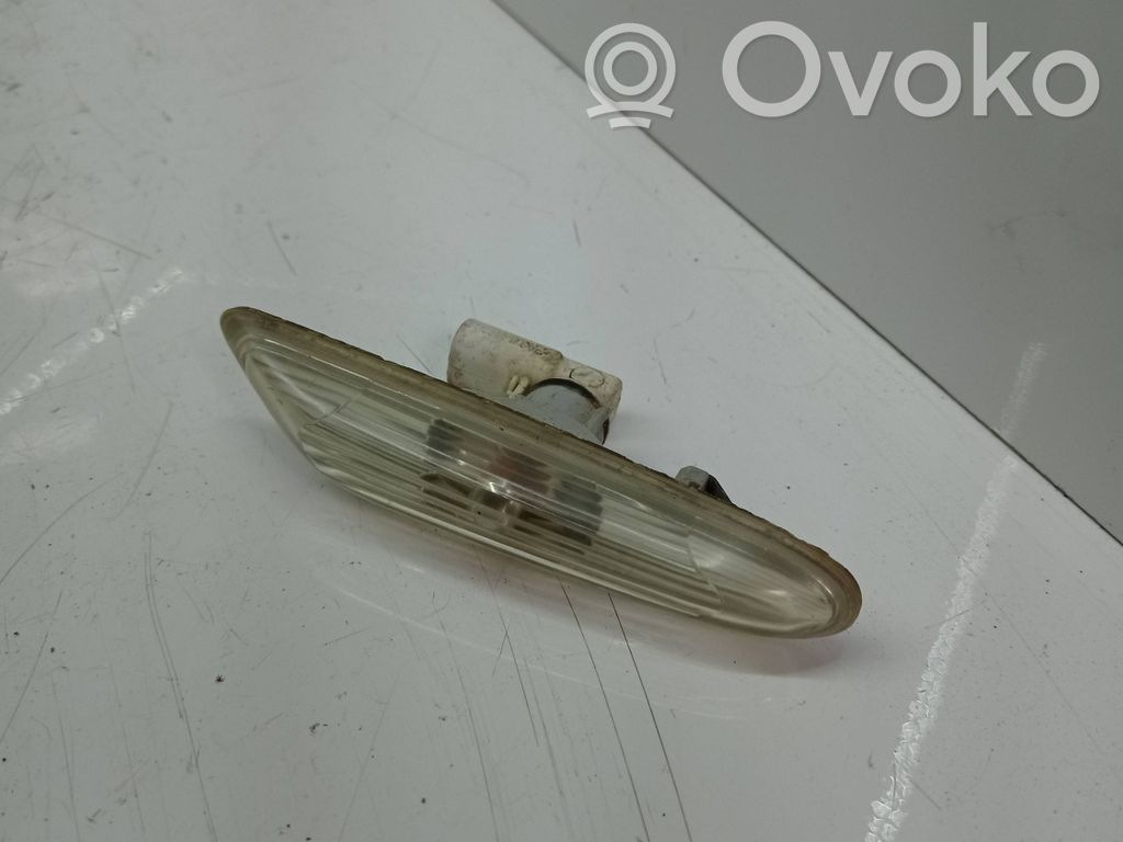 Front fender indicator light   6932998,63136932997,63136932998,7253326
