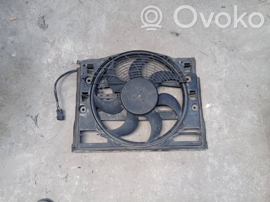 BMW 3 E46 Elektrisks radiatoru ventilators 