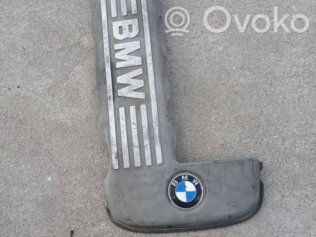 Couvercle cache moteur