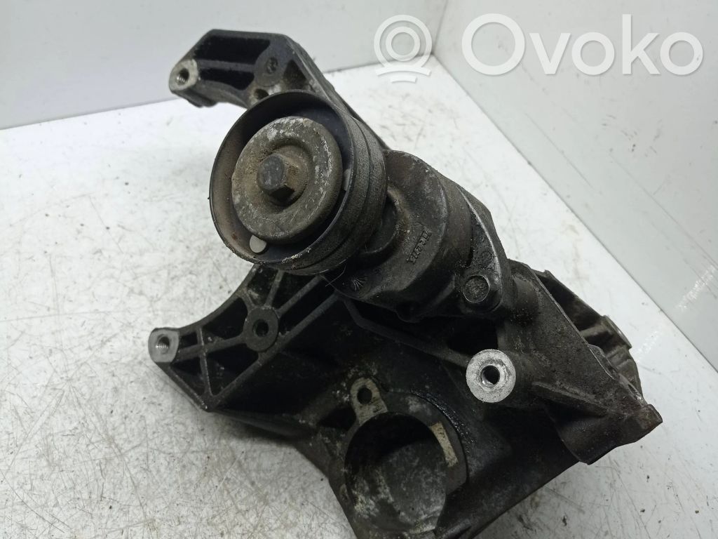 Chevrolet Evanda Engine mounting bracket 