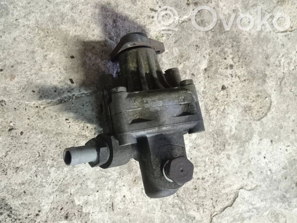 Audi A6 S6 C4 4A Ohjaustehostimen pumppu 