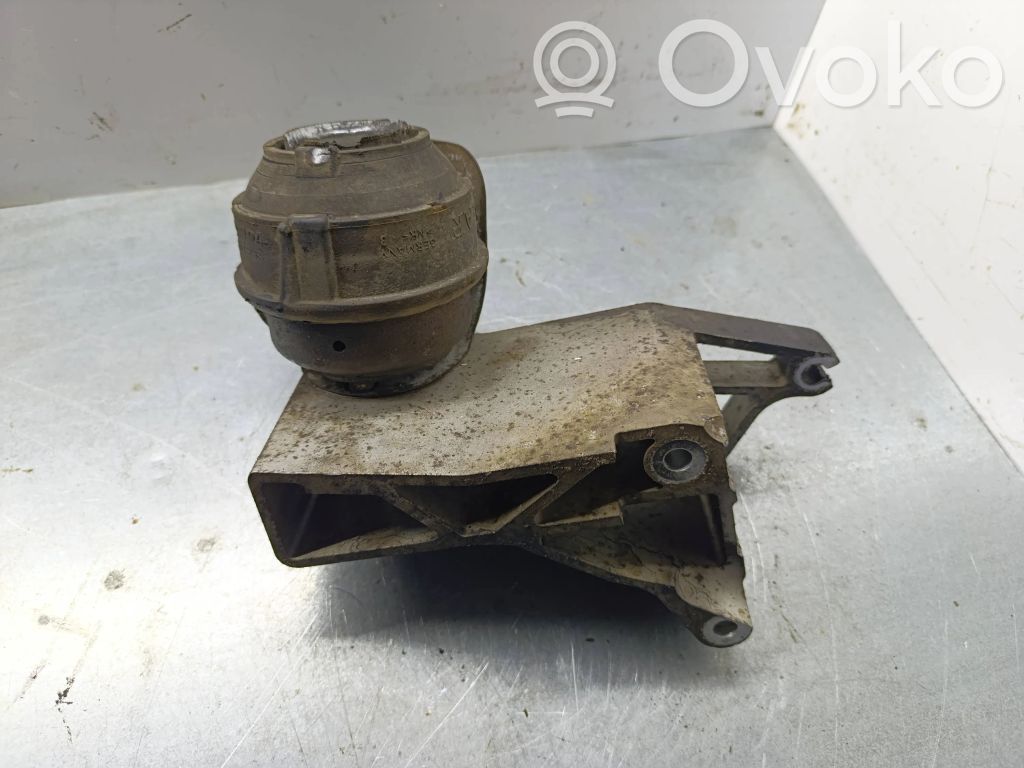 Engine mount bracket   8683293