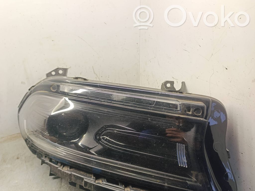 Scheinwerfer   68546772AC