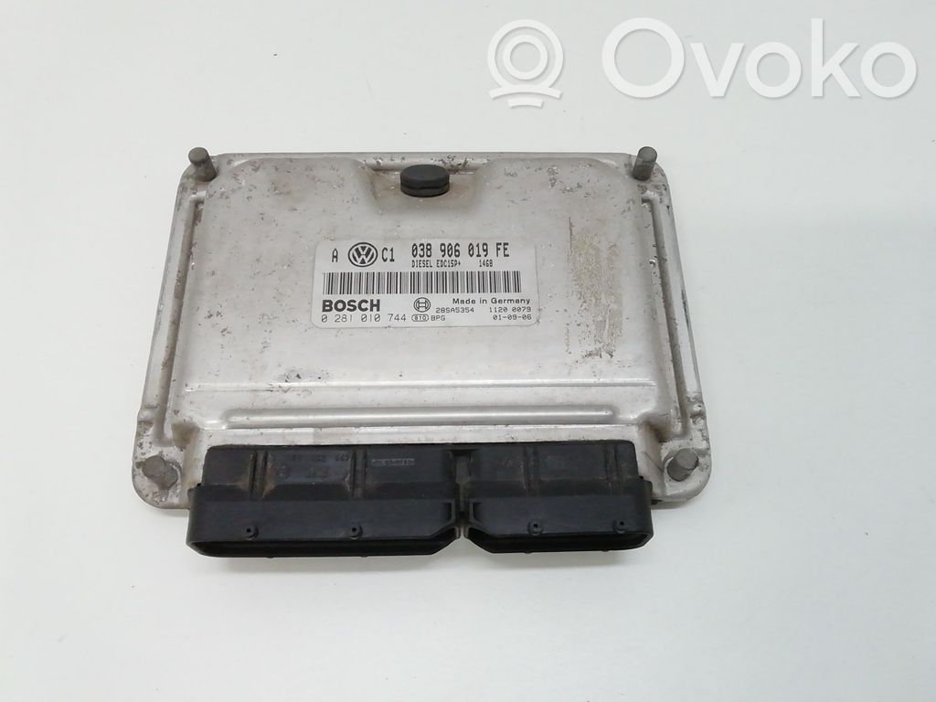 Volkswagen Golf IV Engine control unit/module 