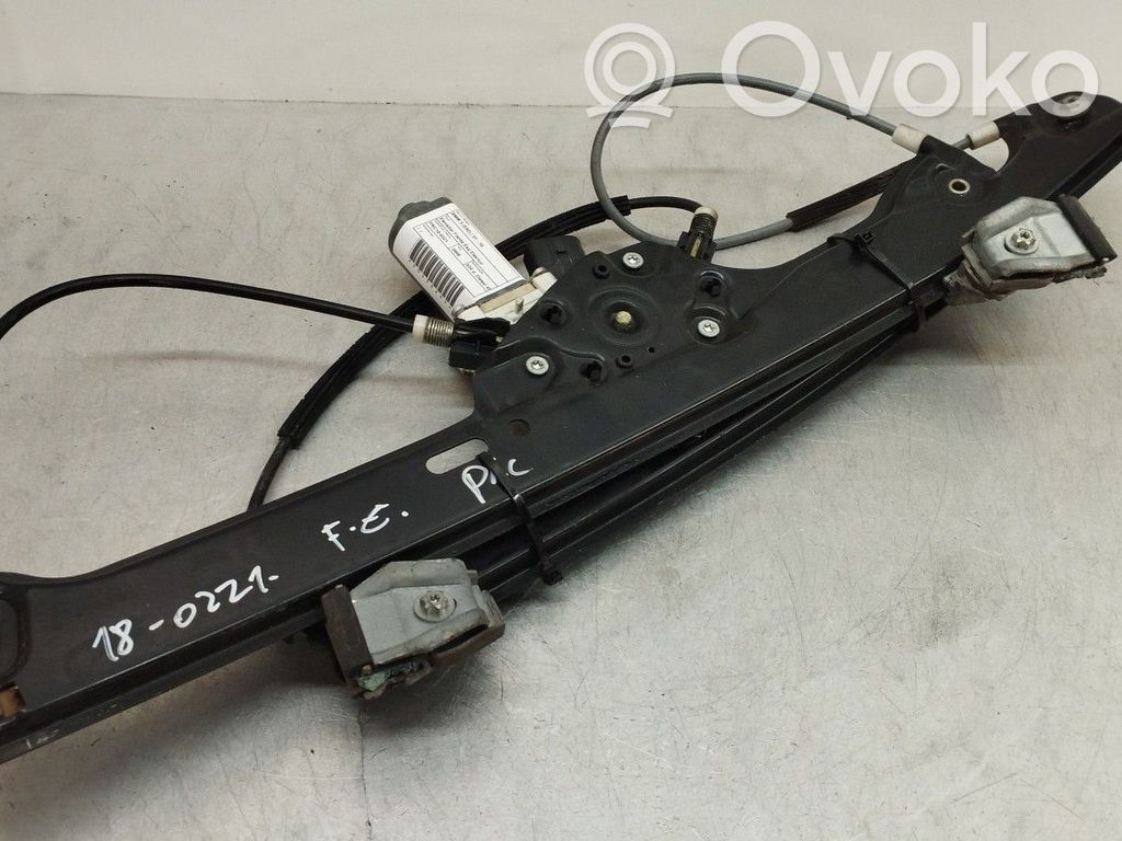 Front window lifting mechanism without motor