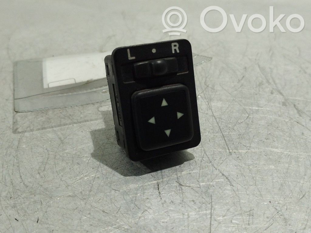 Interruptor del espejo lateral   MR114081