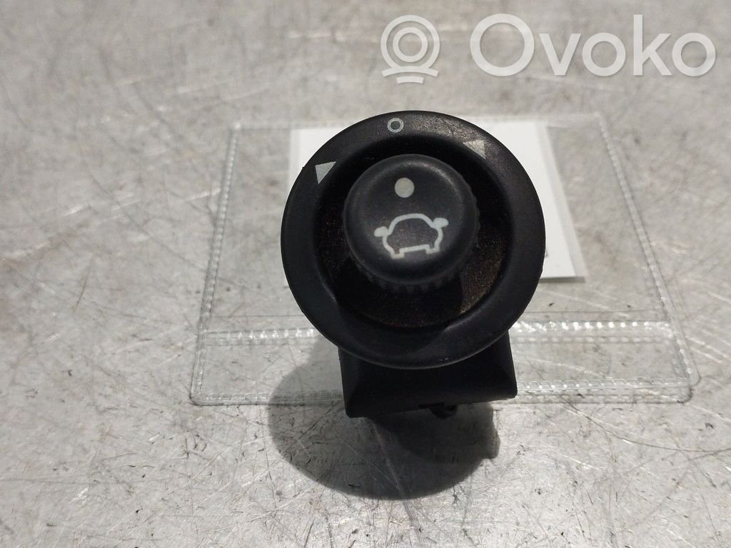 Interruptor del espejo lateral   93BG17B676BA
