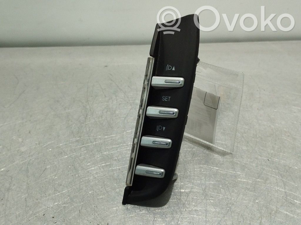 Light switch   735473564