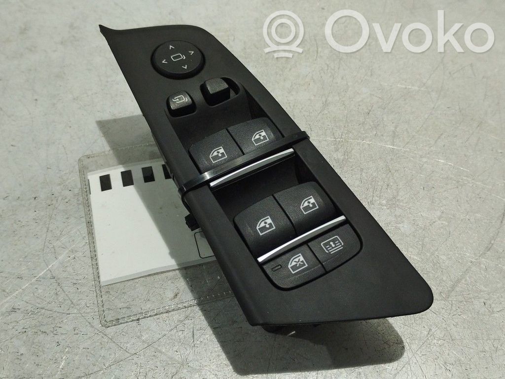 BMW M5 F90 Przyciski szyb 