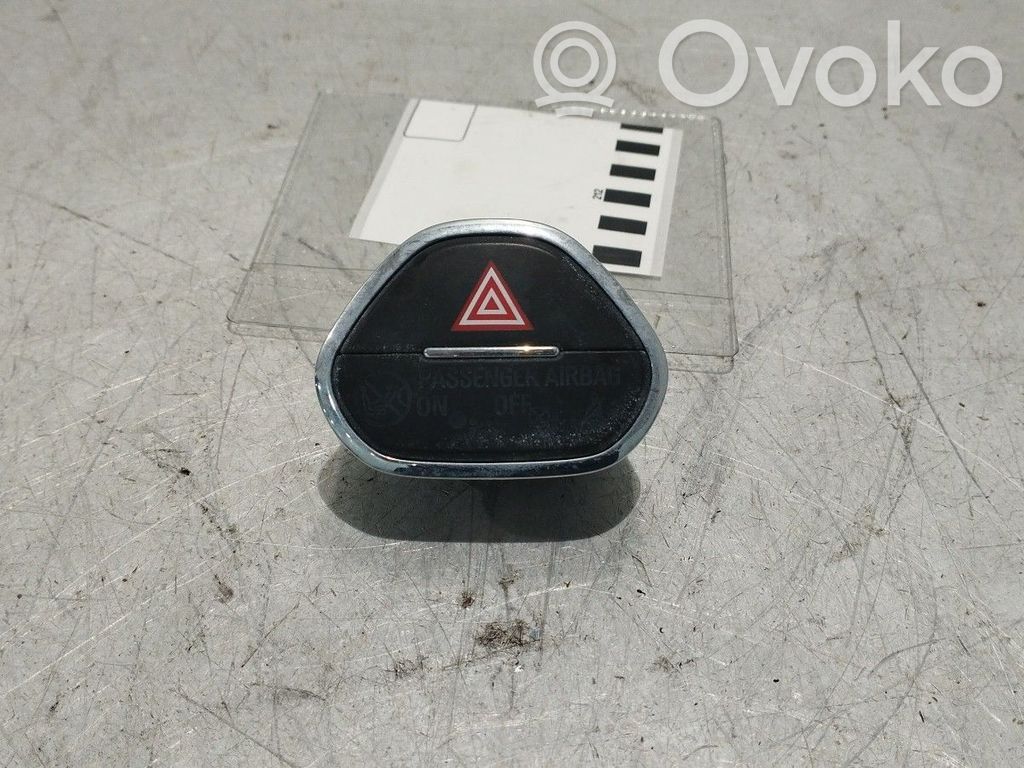 Hazard light switch   13363976
