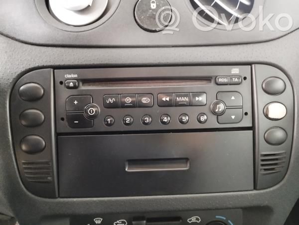 Radio / CD-Player / DVD-Player / Navigation