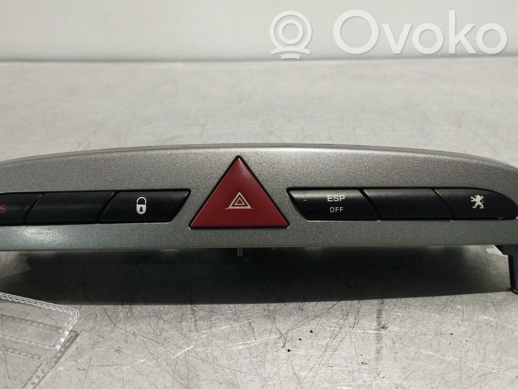 Peugeot 308 Botón interruptor de luz de peligro 