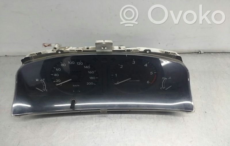 Toyota Corolla Verso E110 Speedometer (instrument cluster) 
