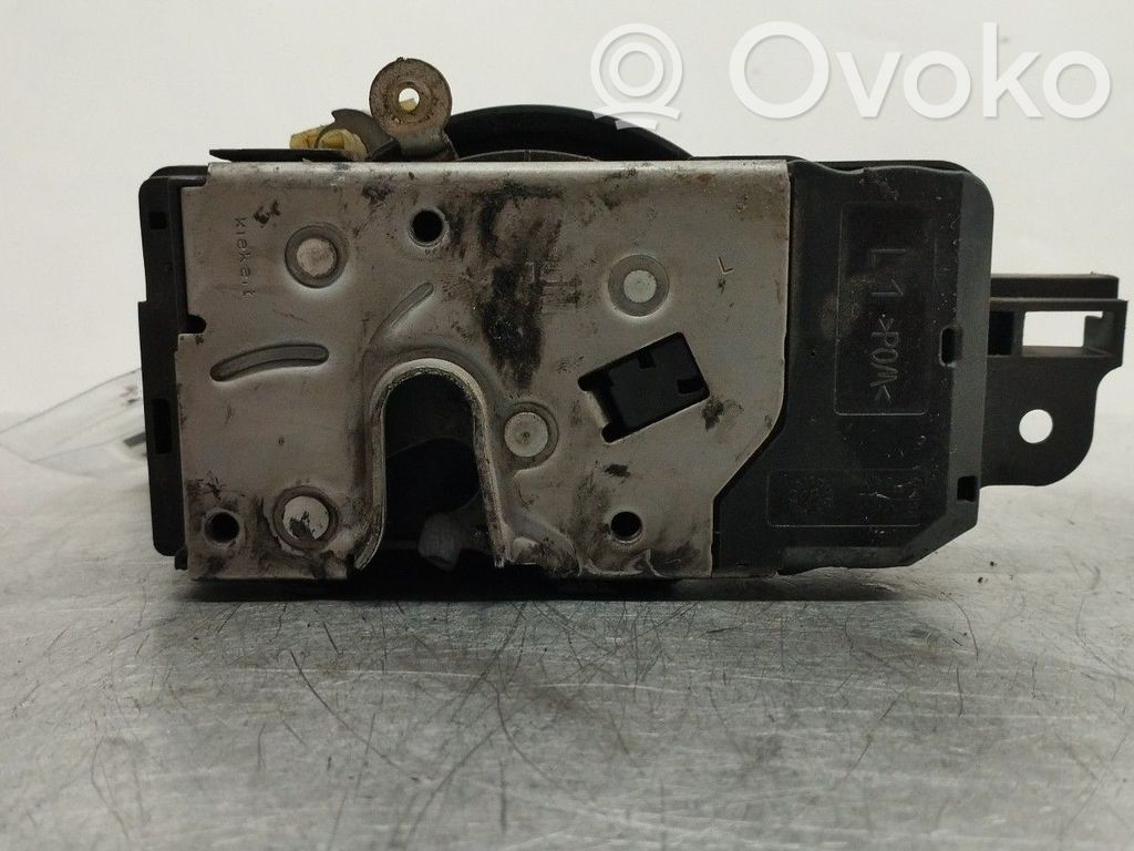 Opel Astra H Front door lock 
