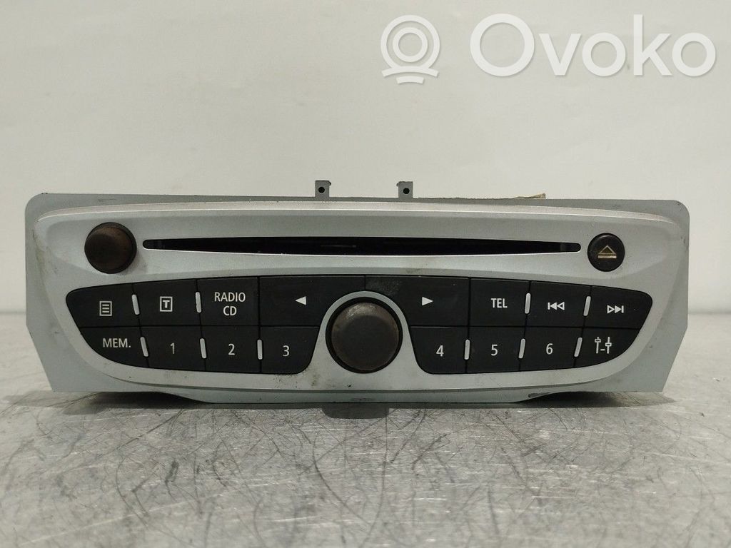 Renault Megane III Panel / Radioodtwarzacz CD/DVD/GPS