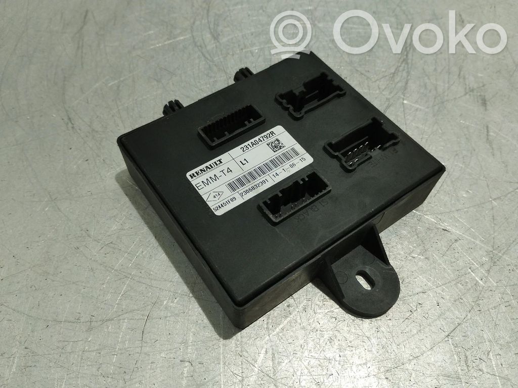 Motorsteuergerät/-modul   231A04792R,EMMT4,L1
