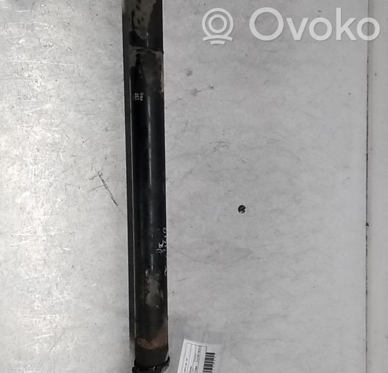 Etuvetoakseli