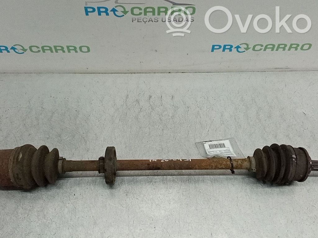 Etuvetoakseli