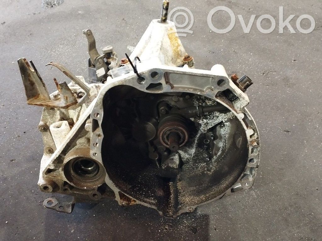 Nissan Micra 5 Gang Schaltgetriebe 