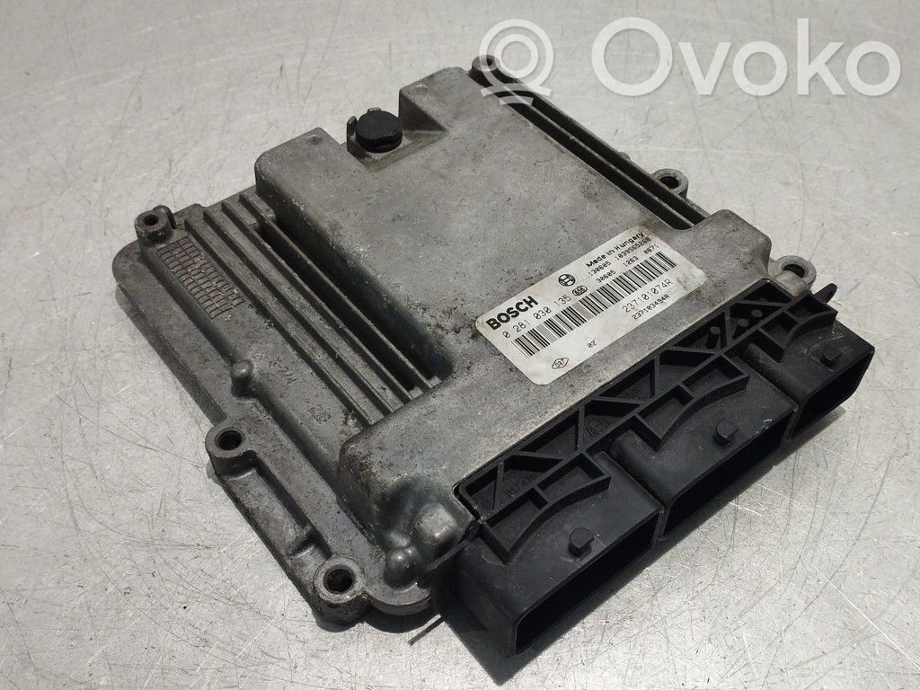 Unidad de control/módulo del motor   237101074R,0281030135,237103494R