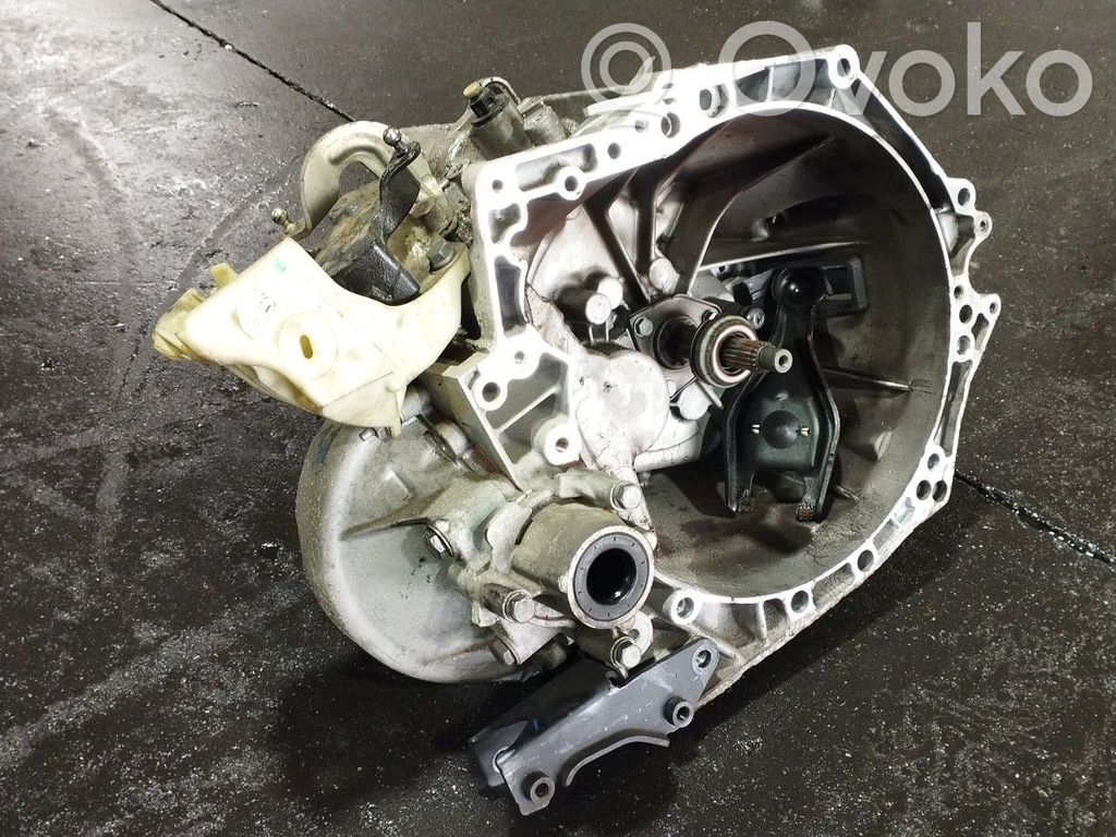 Peugeot 2008 I Scatola del cambio manuale a 5 velocità 