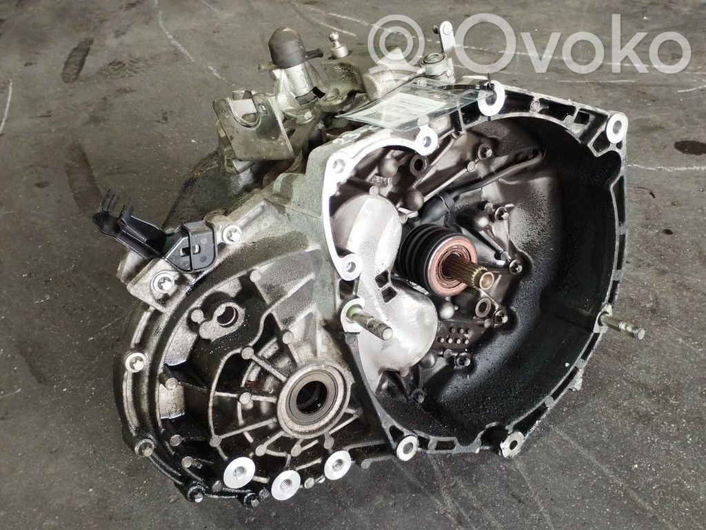 Alfa Romeo Giulietta Scatola del cambio manuale a 5 velocità 