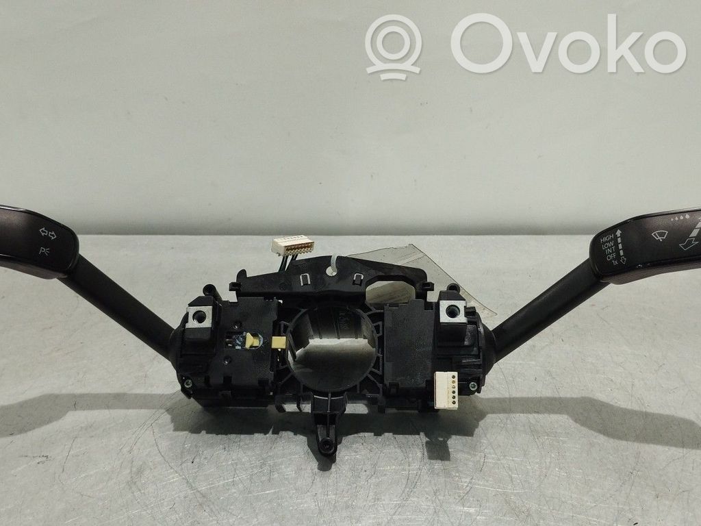Volkswagen Golf VII Leva/interruttore dell’indicatore di direzione e tergicristallo