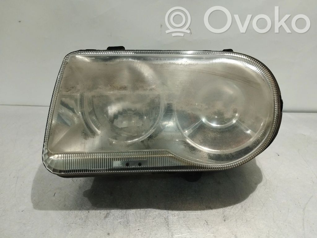 Chrysler 300 - 300C Lampa przednia 