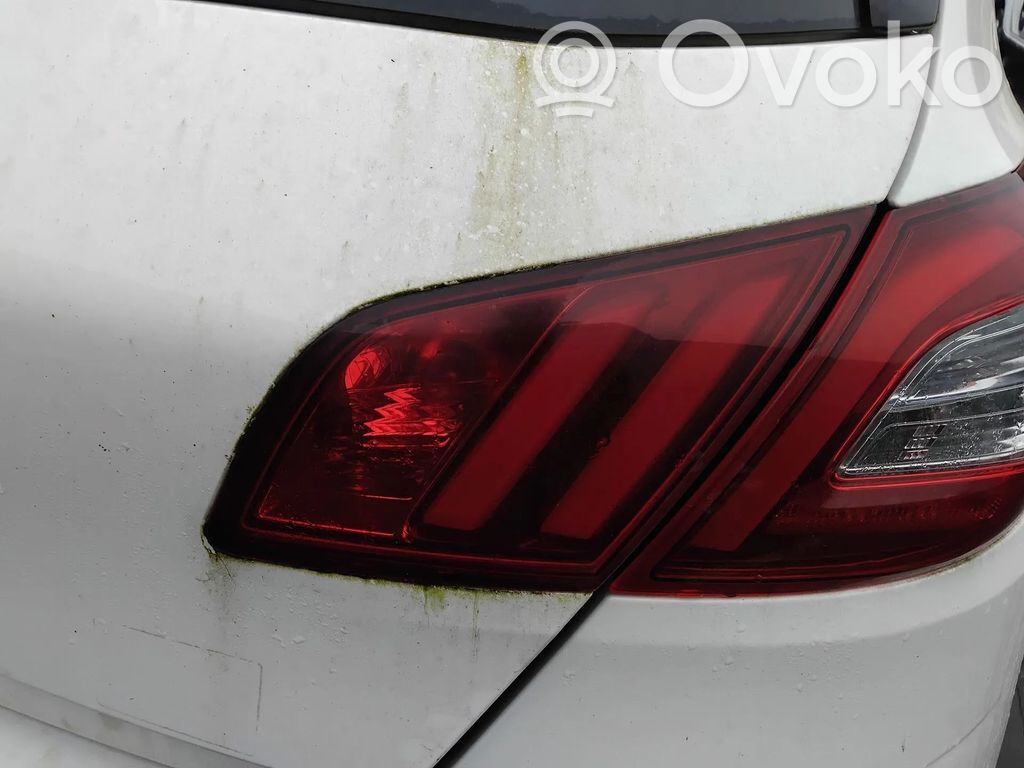 Peugeot 308 Feux arrière sur hayon 