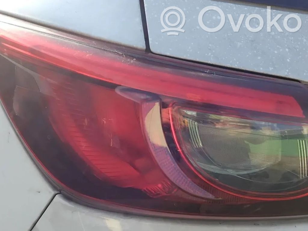 Tailgate rear/tail lights