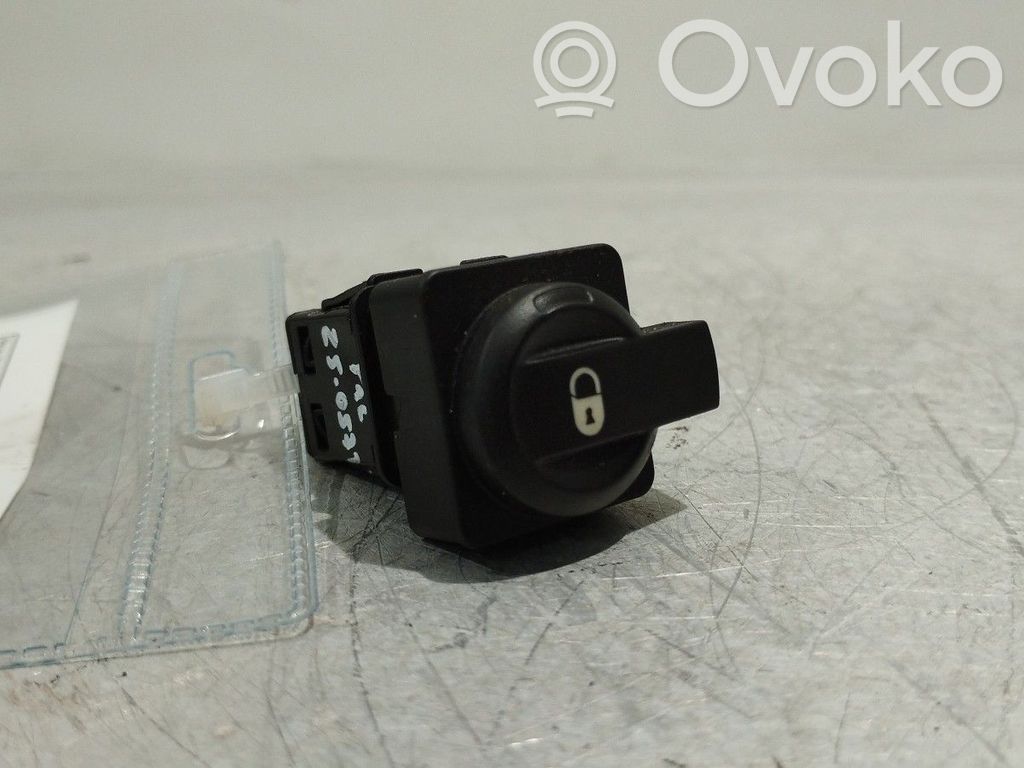 Central locking switch button