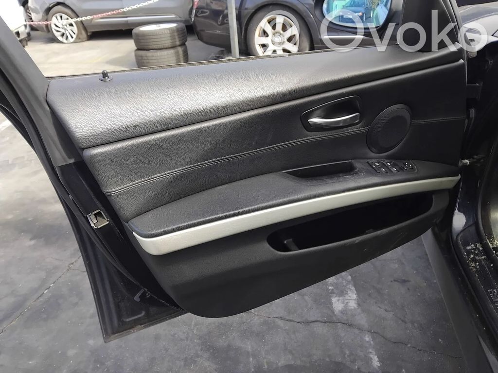 Front window lifting mechanism without motor
