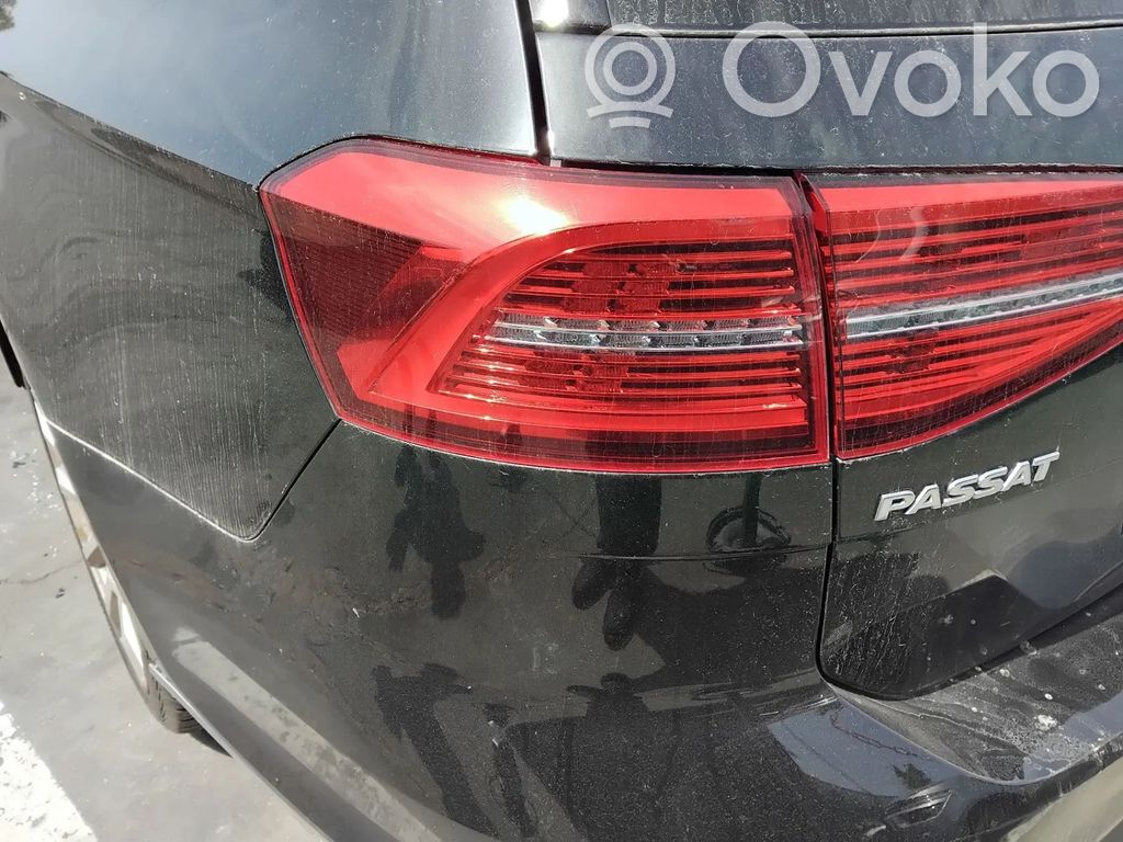 Volkswagen PASSAT B8 Luci posteriori del portellone del bagagliaio 