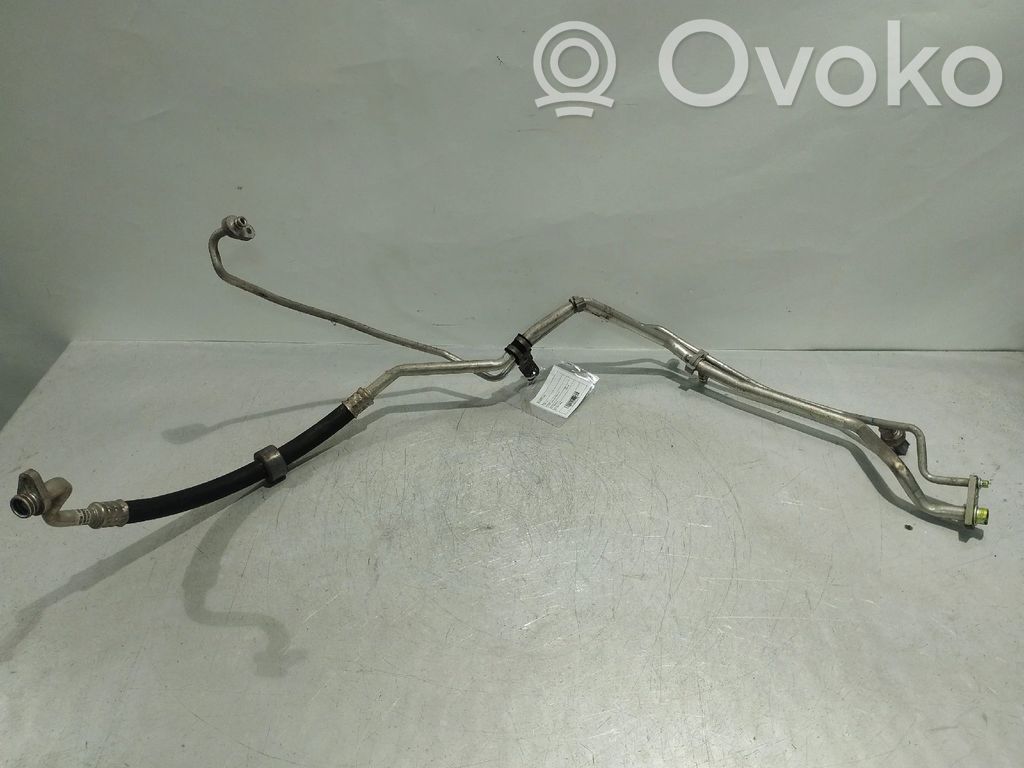 Ilmastointilaitteen putki (A/C)   88720YV030A