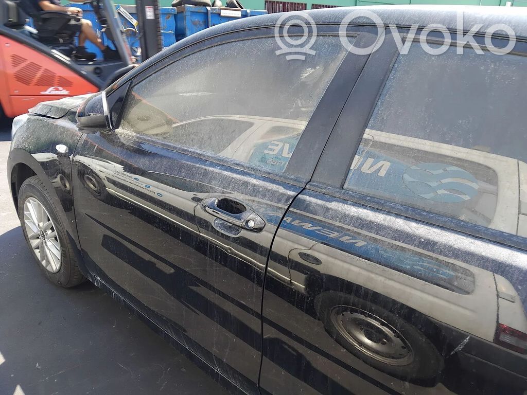 KIA Rio Puerta delantera