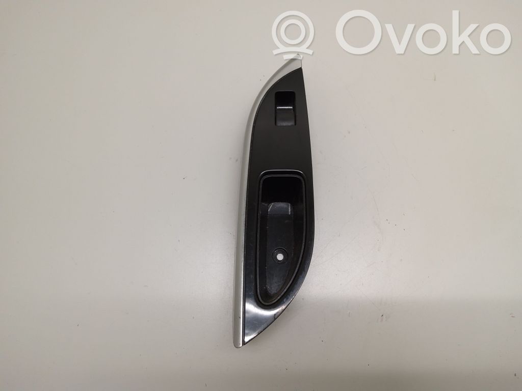 Mitsubishi L200 Electric window control switch 