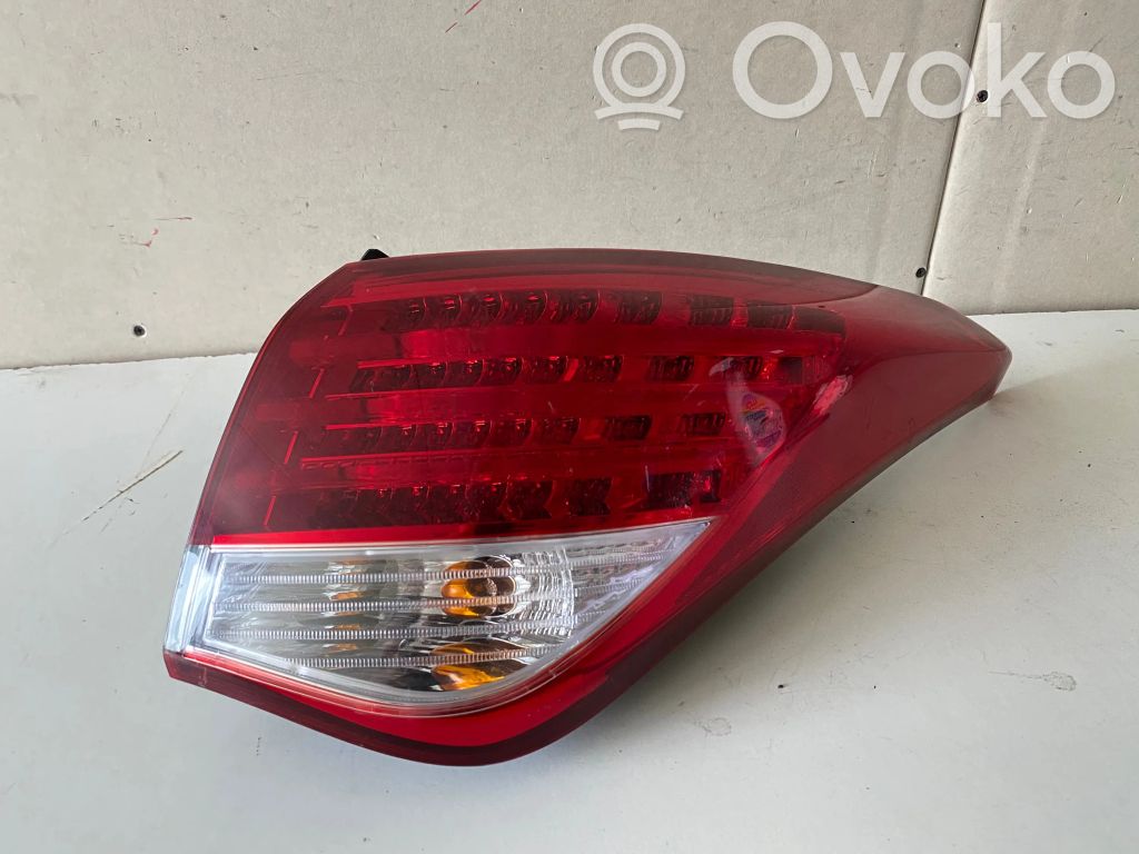 Hyundai i40 Aizmugurējais lukturis virsbūvē 