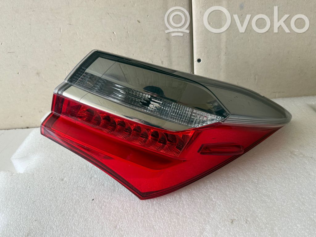 Toyota Corolla E160 E170 Задний фонарь в кузове 