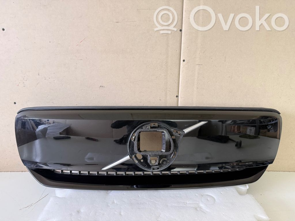 Volvo C40 Front grill 