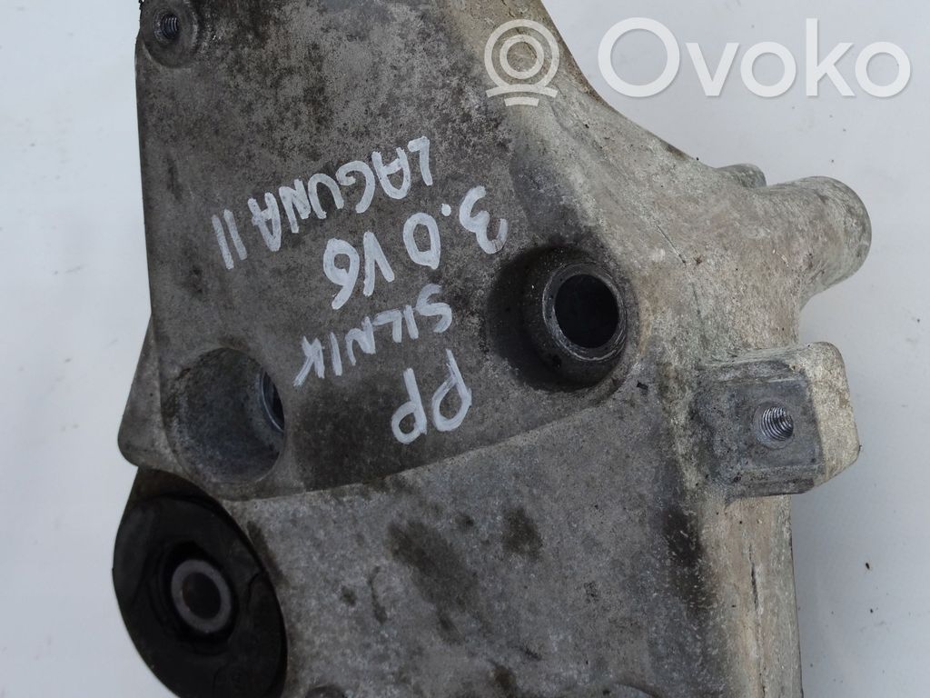 Engine mounting bracket   30026280