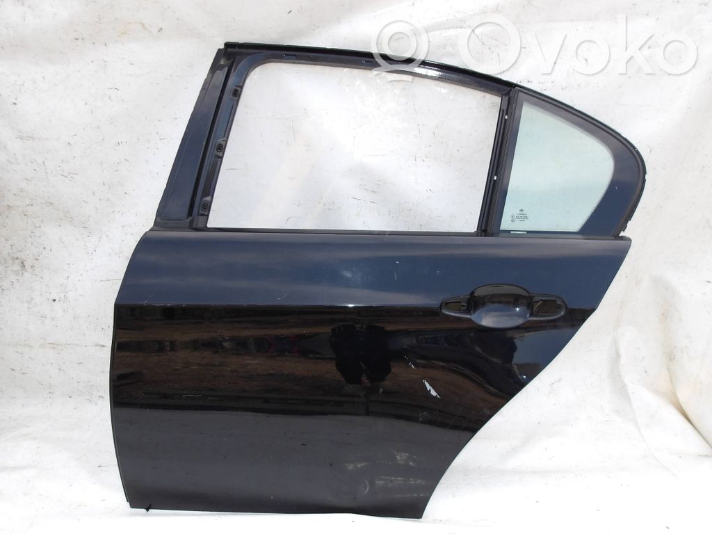 Rear door   1D1