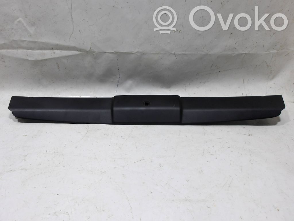 Other trunk/boot trim element   7174799