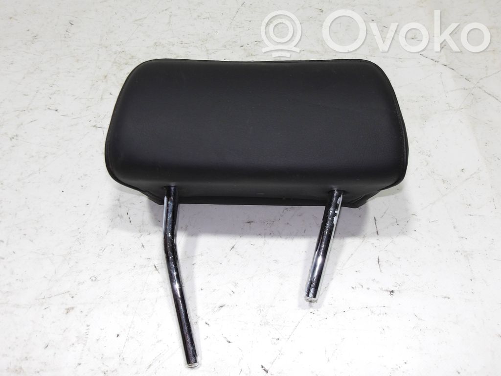 Rear seat headrest
