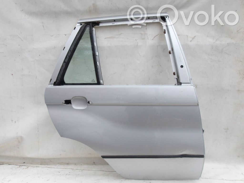 Aizmugurējās durvis   X5E53