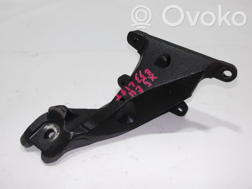 BMW X5 E53 Engine mounting bracket 