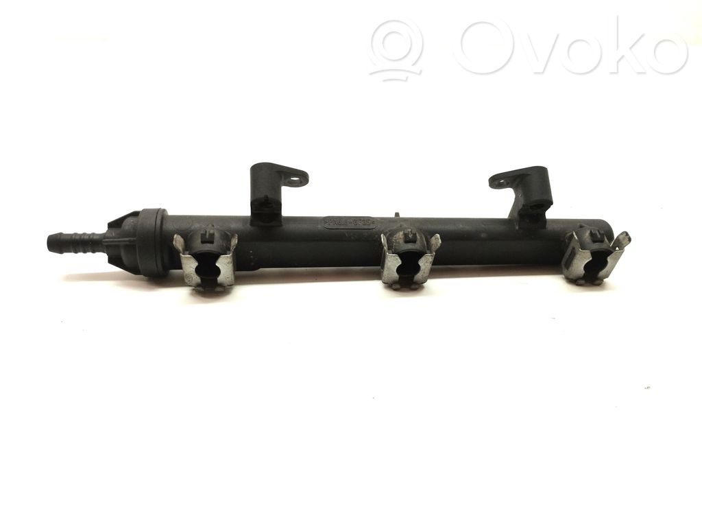 Rampa inyectora   04C133317E