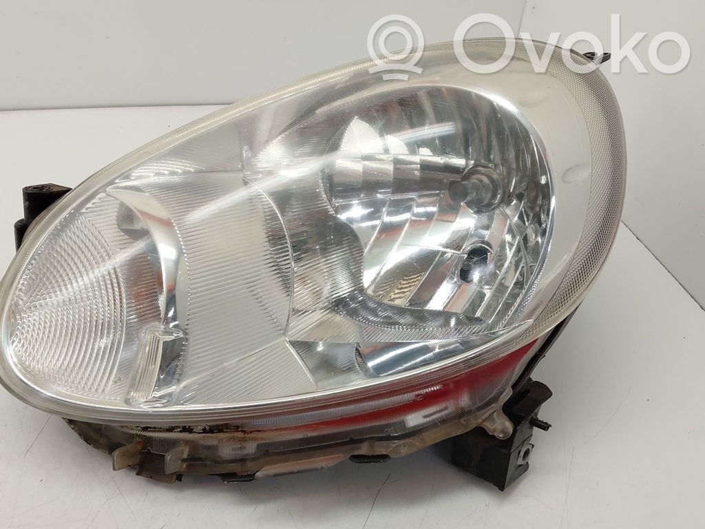 Nissan Micra Lampa przednia 