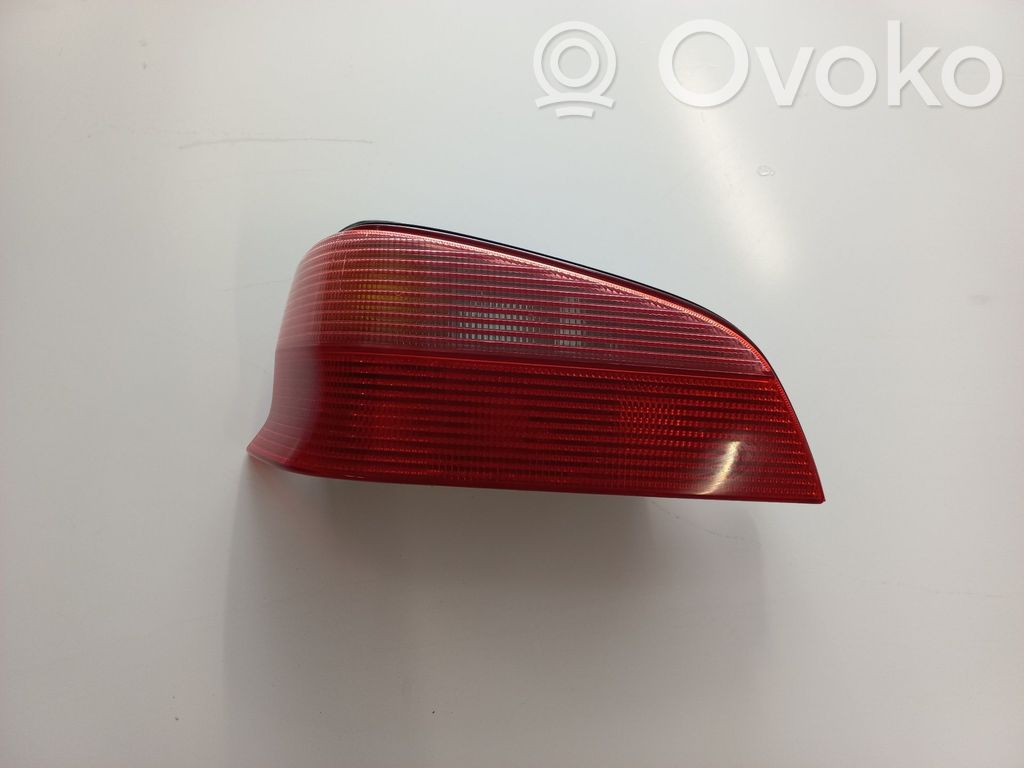 Peugeot 106 Galinis žibintas kėbule 