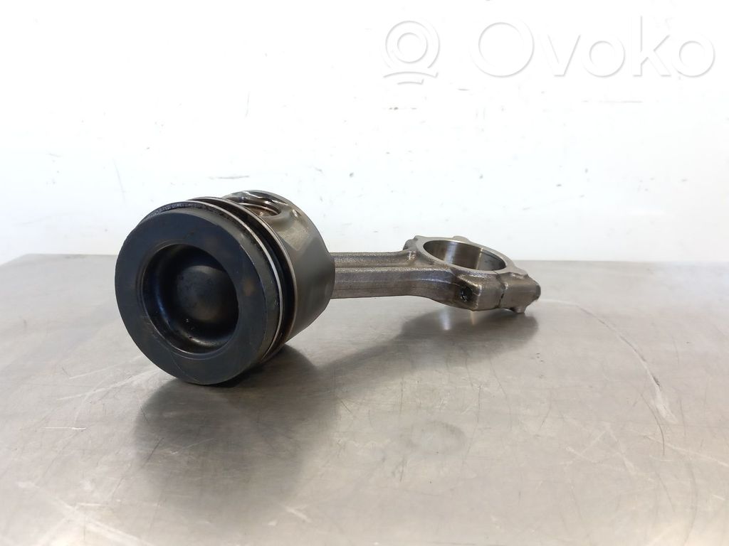 Piston   7657H